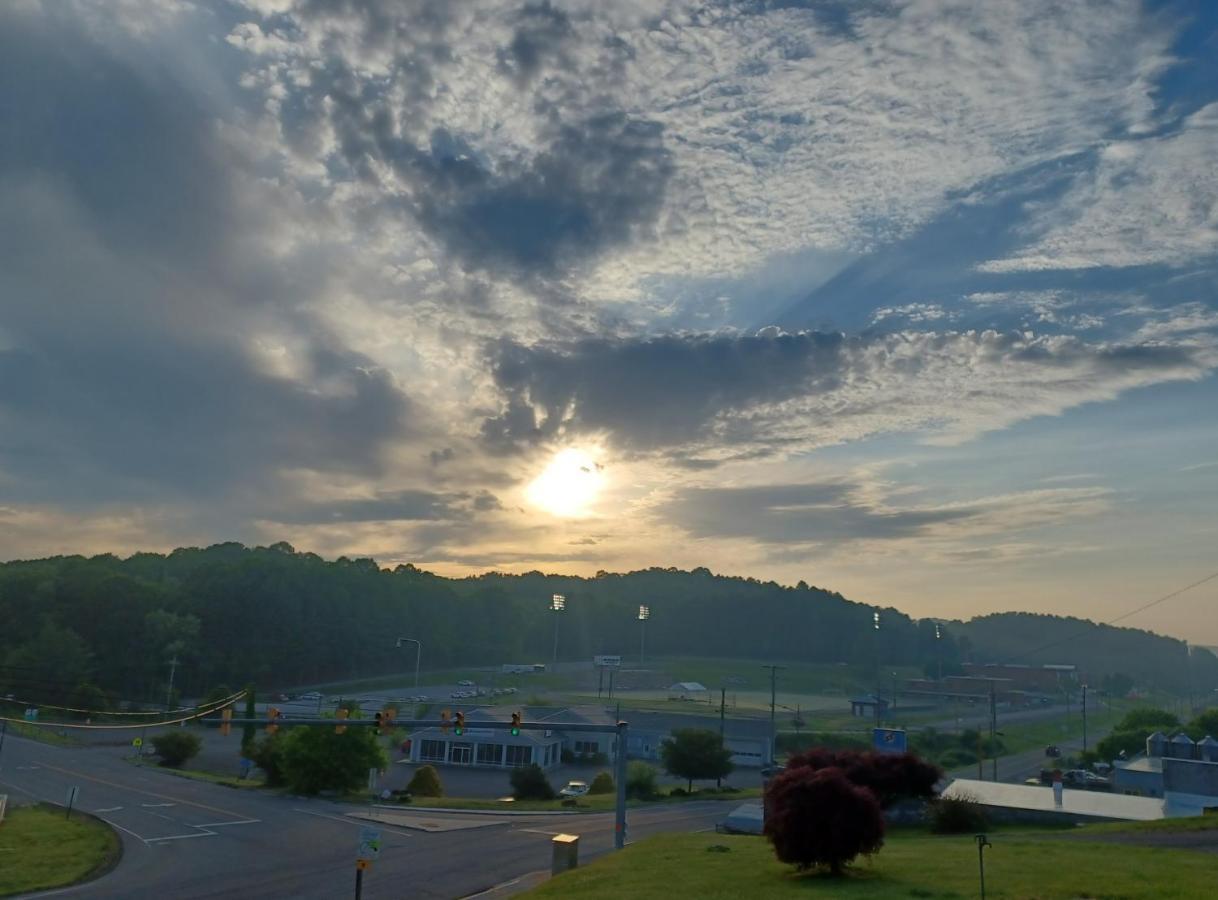 Knob Hill Motor Lodge Hillsville Eksteriør bilde
