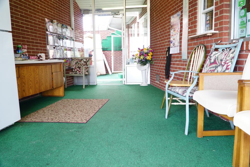 Knob Hill Motor Lodge Hillsville Eksteriør bilde